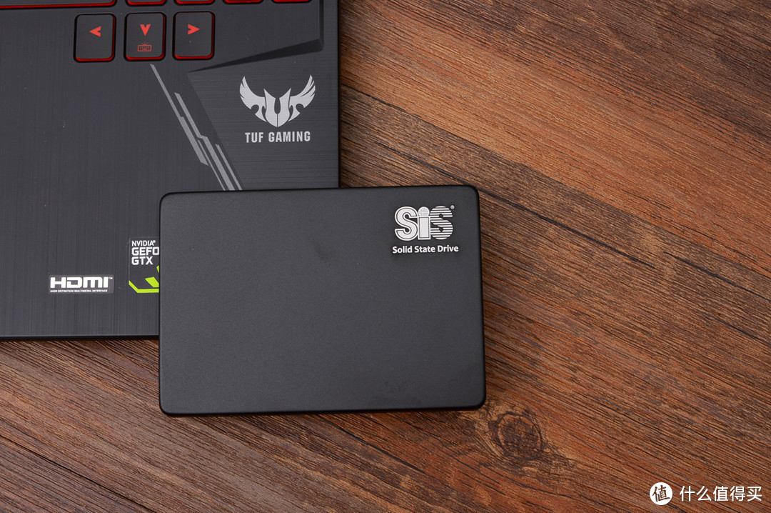 只玩网络游戏,120G固态硬盘够不够?